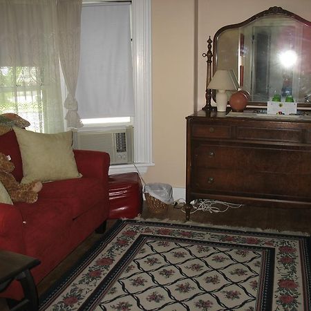Hugging Bear Inn Bellows Falls Exteriér fotografie