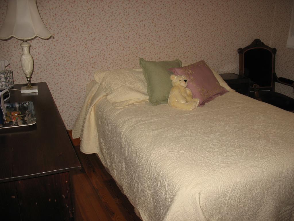 Hugging Bear Inn Bellows Falls Exteriér fotografie
