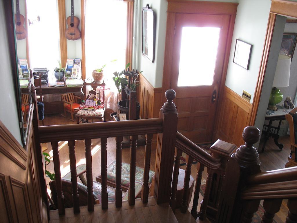 Hugging Bear Inn Bellows Falls Exteriér fotografie